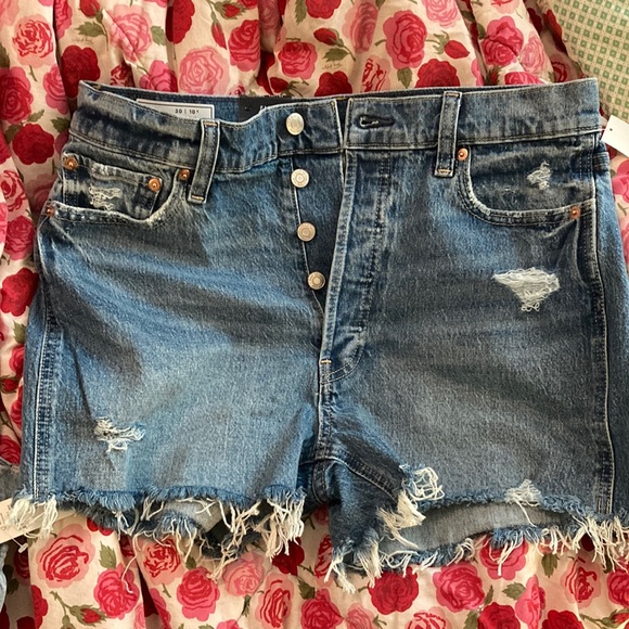 Gap Cheeky High Rise Distressed Shorts - Picture 2 of 5